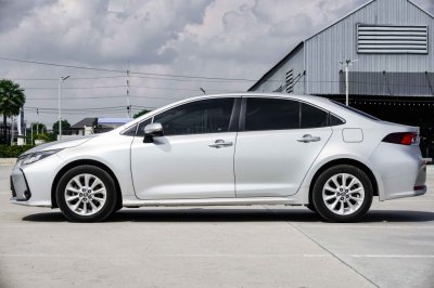 TOYOTA ALTIS 1.6 G (NEW) AT ปี2019 (9กจ6054)