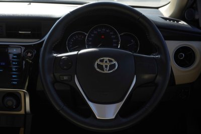 TOYOTA ALTIS 1.6 G AT ปี 2018 (8กณ7403)
