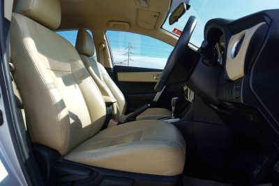 TOYOTA ALTIS 1.6 G AT 2018 จด 2019 (8กด8727)