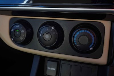TOYOTA ALTIS 1.6 G AT 2018 จด 2019 (8กด8727)