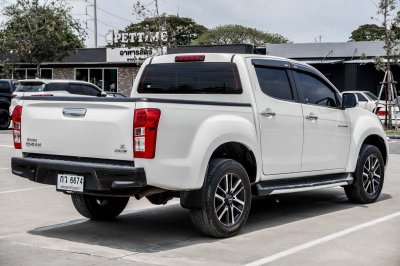 ISUZU D-MAX D-CAB1.9 HI-LANDER STEALTH Z DVD MT ปี 2019