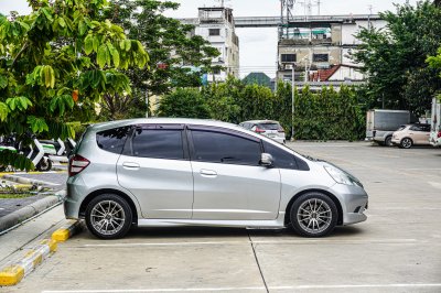 HONDA JAZZ 1.5 SV AT ปี 2009 (กพ1663)