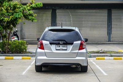 HONDA JAZZ 1.5 SV AT ปี 2009 (กพ1663)