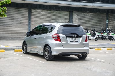 HONDA JAZZ 1.5 SV AT ปี 2009 (กพ1663)