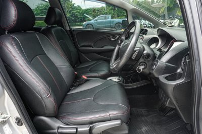 HONDA JAZZ 1.5 SV AT ปี 2009 (กพ1663)