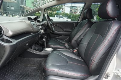 HONDA JAZZ 1.5 SV AT ปี 2009 (กพ1663)