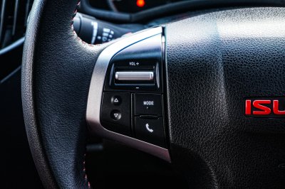 ISUZU D-MAX DOUBLECAB 1.9 X-SPEED MT ปี 2019 (5ขศ8760)