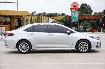 TOYOTA  ALTIS (NEW) 1.6 G AT ปี 2019 (9กด8992)