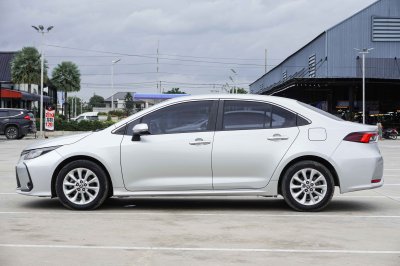TOYOTA  ALTIS (NEW) 1.6 G AT ปี 2019 (9กด8992)