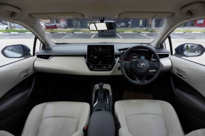 TOYOTA  ALTIS (NEW) 1.6 G AT ปี 2019 (9กด8992)