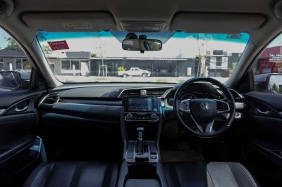 HONDA CIVIC 1.8 EL AT ปี 2019 (8กผ7861)