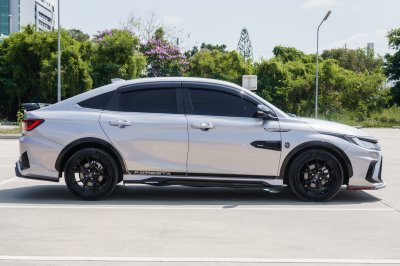 TOYOTA YARIS ATIV 1.2 PREMIUM LUXURY AT ปี2022 จด2023 (งพ8945)