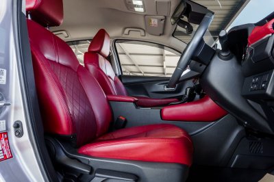 TOYOTA YARIS ATIV 1.2 PREMIUM LUXURY AT ปี2022 จด2023 (งพ8945)