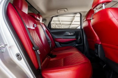 TOYOTA YARIS ATIV 1.2 PREMIUM LUXURY AT ปี2022 จด2023 (งพ8945)