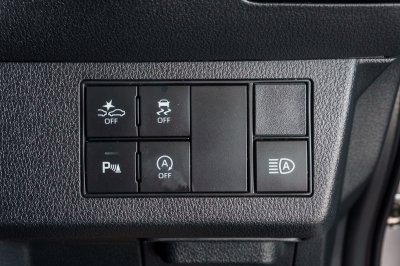 TOYOTA YARIS ATIV 1.2 PREMIUM LUXURY AT ปี2022 จด2023 (งพ8945)