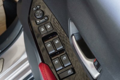 TOYOTA YARIS ATIV 1.2 PREMIUM LUXURY AT ปี2022 จด2023 (งพ8945)