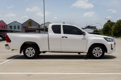 TOYOTA REVO CAB 2.4 Z EDITION ENTRY M/T ปี 2021 (3ฒช9014)