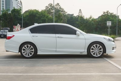 HONDA ACCORD 2.0 EL AT ปี2013 (กว6616)