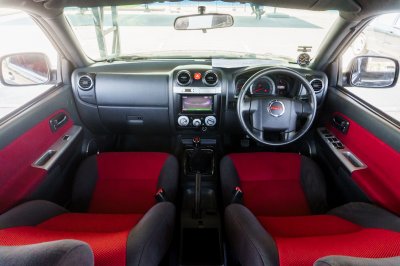 ISUZU D-MAX 2.5 D-CAB HI-LANDER X-SERIES SUPER TITANIUM NAVI MT ปี2011 (ญณ1106)