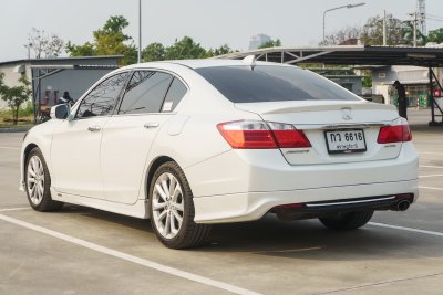 HONDA ACCORD 2.0 EL AT ปี2013 (กว6616)