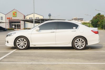HONDA ACCORD 2.0 EL AT ปี2013 (กว6616)