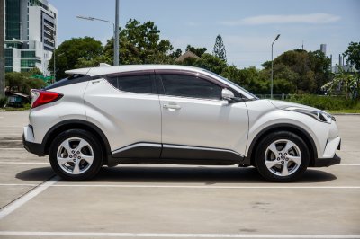 TOYOTA CH-R 1.8 MID AT ปี 2018 (7กส5958)