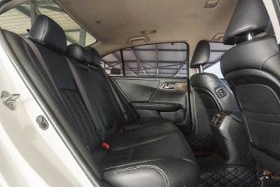 HONDA ACCORD 2.0 EL AT ปี2013 (กว6616)