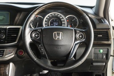 HONDA ACCORD 2.0 EL AT ปี2013 (กว6616)