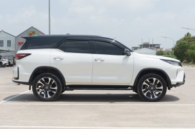 TOYOTA FORTUNER 2.4 LEGENDER ปี2022 (3ขฎ3354)