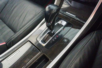 HONDA ACCORD 2.0 EL AT ปี2013 (กว6616)