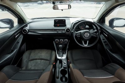 MAZDA 2 1.3 C ปี2021 (กฉ8374)