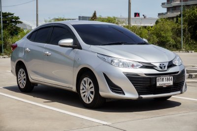 TOYOTA YARIS ATIV 1.2 J AT ปี 2019 (8กท1864)