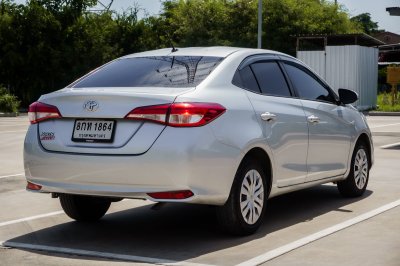 TOYOTA YARIS ATIV 1.2 J AT ปี 2019 (8กท1864)