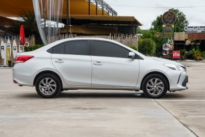 TOYOTA VIOS 1.5 J AT ปี 2018 (7กผ7611)