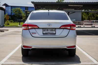 TOYOTA YARIS ATIV 1.2 J AT ปี 2019 (8กท1864)