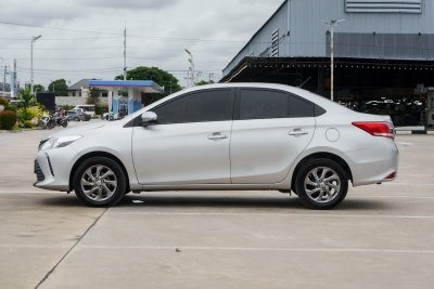 TOYOTA VIOS 1.5 J AT ปี 2018 (7กผ7611)