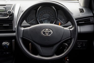 TOYOTA VIOS 1.5 J AT ปี 2018 (7กผ7611)