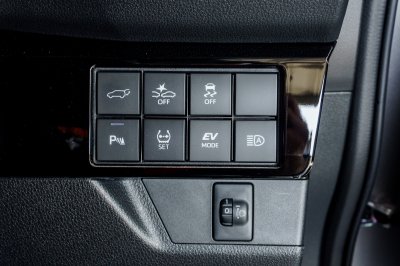 TOYOTA YARIS CROSS 1.5 HEV PREMIUM LUXURY ปี2024 (5ขต2272)