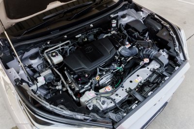 TOYOTA YARIS CROSS 1.5 HEV PREMIUM LUXURY ปี2024 (5ขต2272)