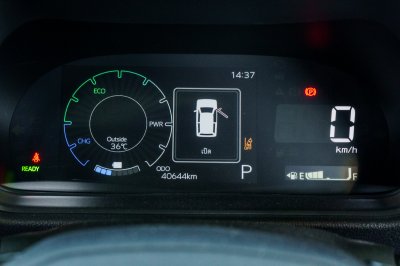 TOYOTA YARIS CROSS 1.5 HEV PREMIUM LUXURY ปี2024 (5ขต2272)