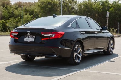 HONDA ACCORD 2.0 E:HEV EL+ AT ปี 2021 (9กส6929)