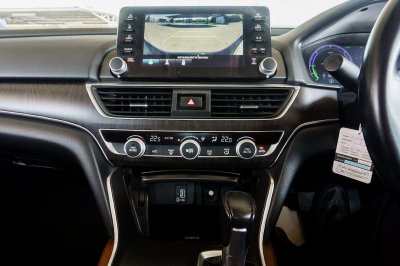 HONDA ACCORD 2.0 E:HEV EL+ AT ปี 2021 (9กส6929)