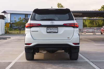 TOYOTA FORTUNER 2.4 LEGENDER ปี2021 (9กฬ5222)