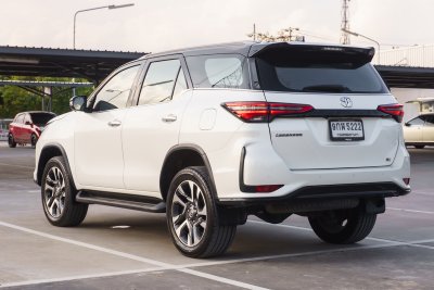 TOYOTA FORTUNER 2.4 LEGENDER ปี2021 (9กฬ5222)