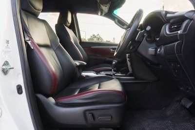 TOYOTA FORTUNER 2.4 LEGENDER ปี2021 (9กฬ5222)