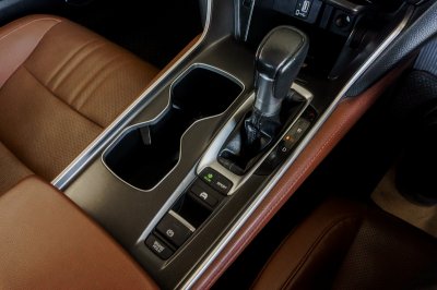 HONDA ACCORD 2.0 E:HEV EL+ AT ปี 2021 (9กส6929)