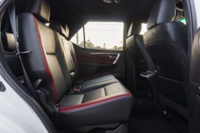 TOYOTA FORTUNER 2.4 LEGENDER ปี2021 (9กฬ5222)