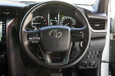 TOYOTA FORTUNER 2.4 LEGENDER ปี2021 (9กฬ5222)
