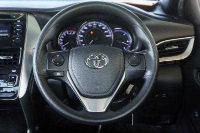 TOYOTA YARIS 1.2 E AT ปี2017 (7กข917)