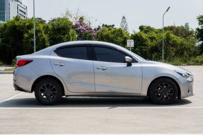 MAZDA 2 1.3 HIGH CONNECT ปี2018 (กษ2816)